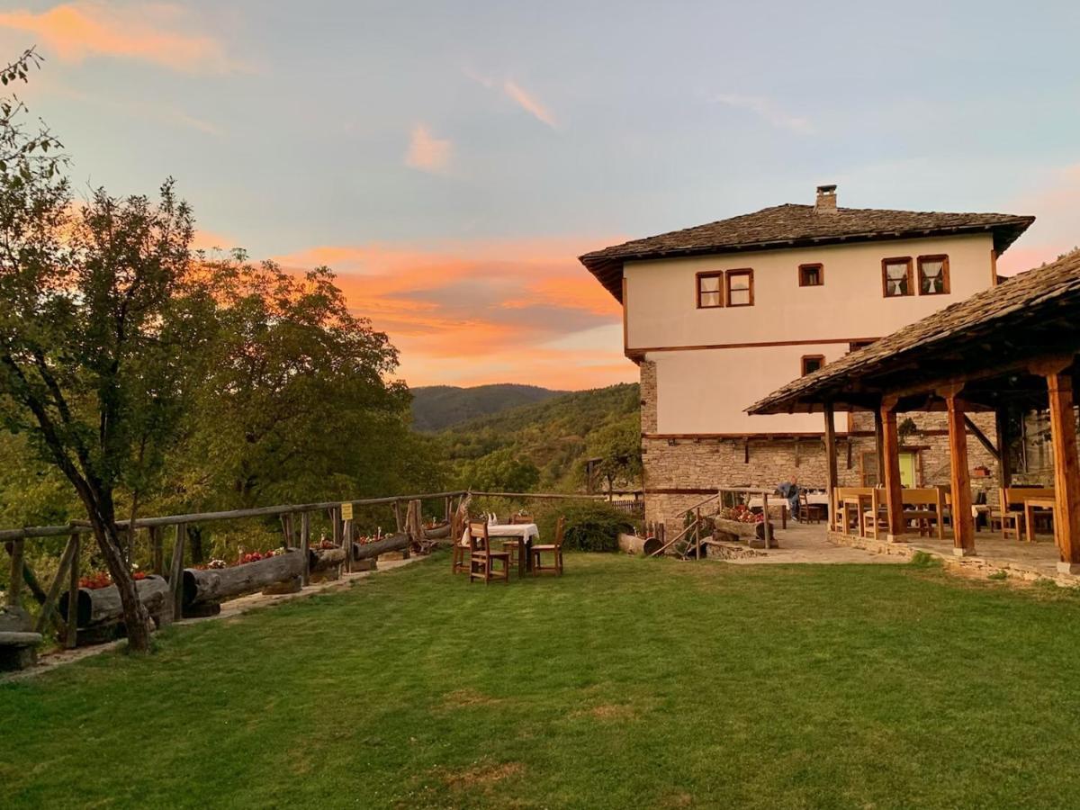 Family Hotel Byalata Kashta Kovacevica Exterior photo