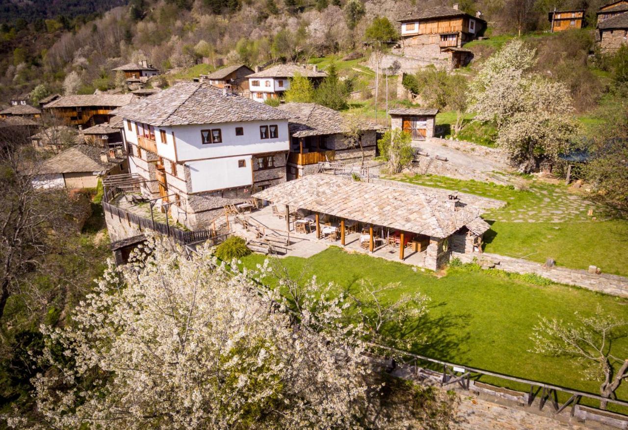 Family Hotel Byalata Kashta Kovacevica Exterior photo