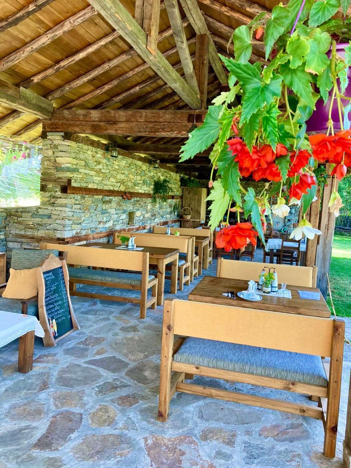 Family Hotel Byalata Kashta Kovacevica Exterior photo