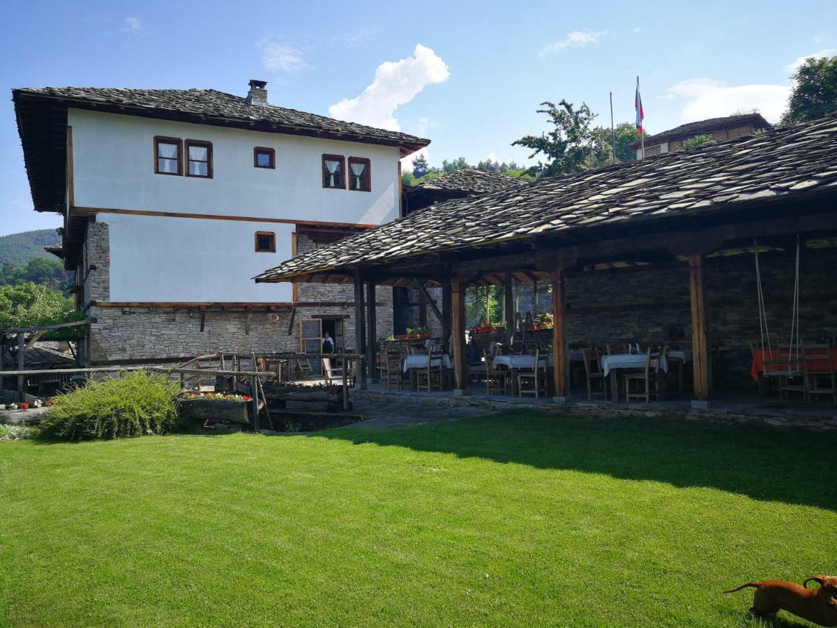 Family Hotel Byalata Kashta Kovacevica Exterior photo